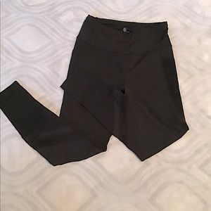 Adrienne Vittadini, black leggings, M.